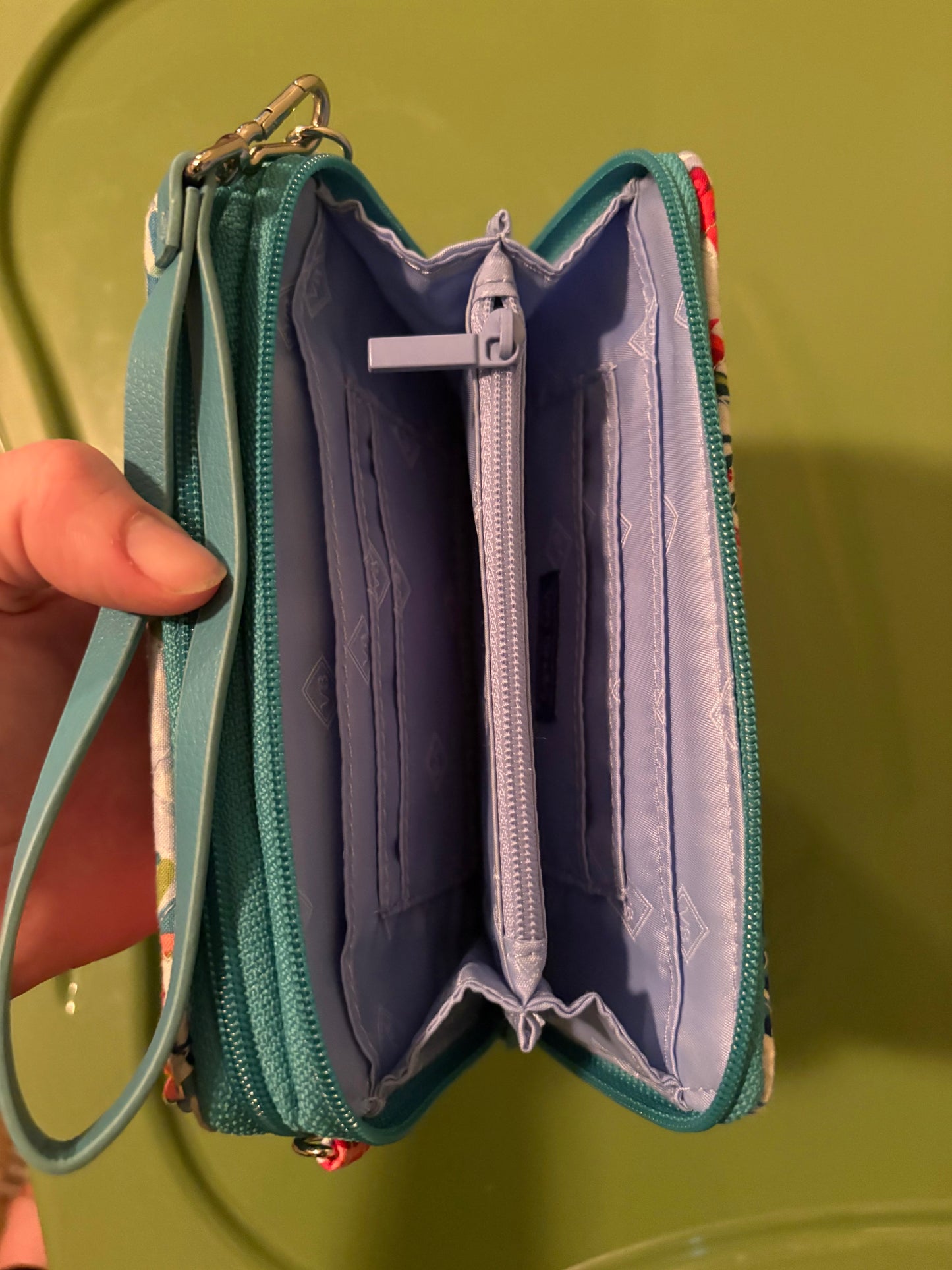 Vera Bradley Shore Thing wristlet | Chey’s Closet