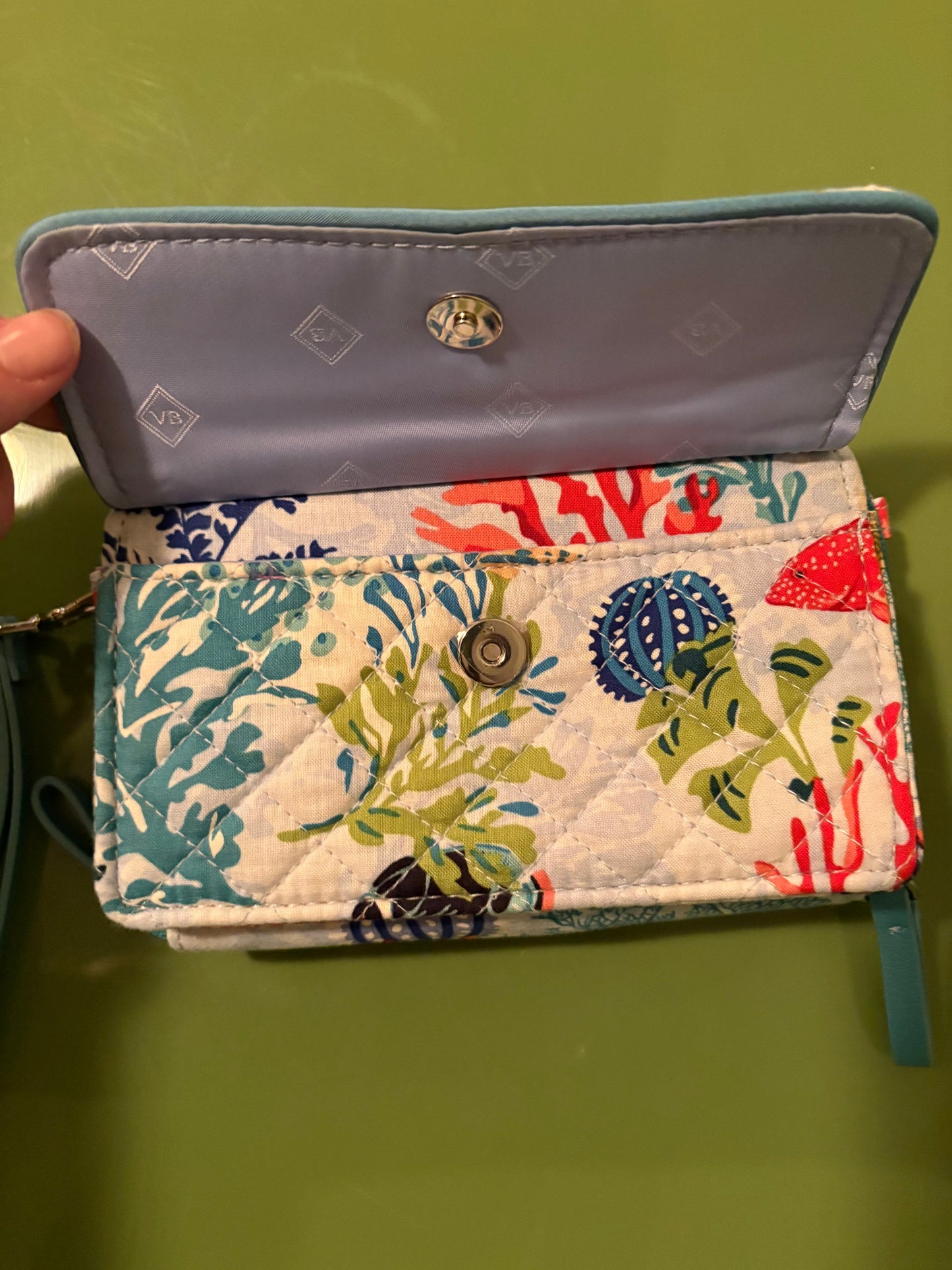 Vera Bradley Shore Thing wristlet | Chey’s Closet