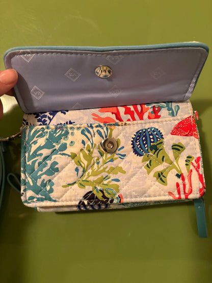 Vera Bradley Shore Thing wristlet | Chey’s Closet