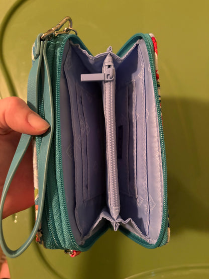 Vera Bradley Shore Thing wristlet | Chey’s Closet