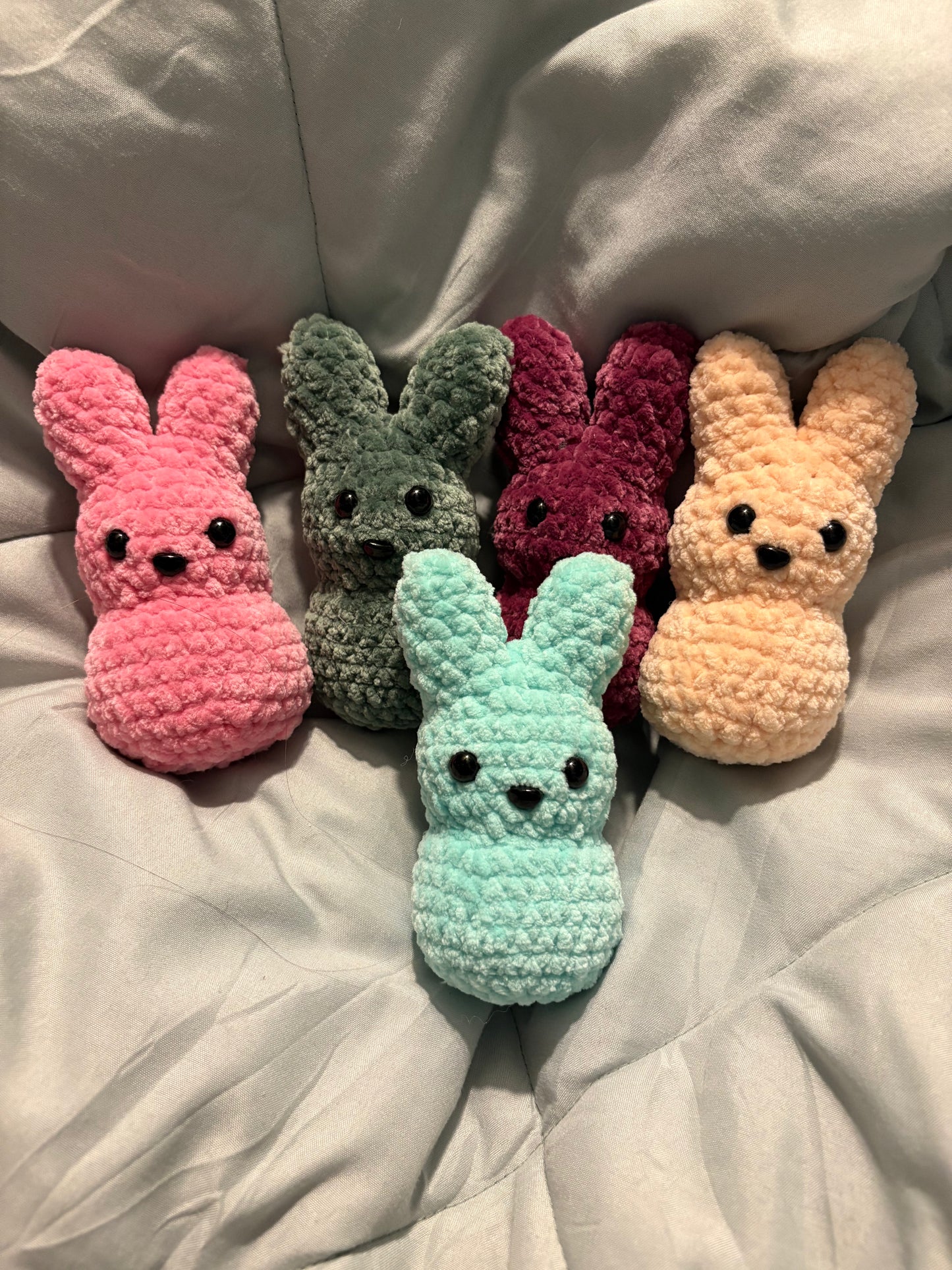 the marshmallow bunny | crochet plush toy