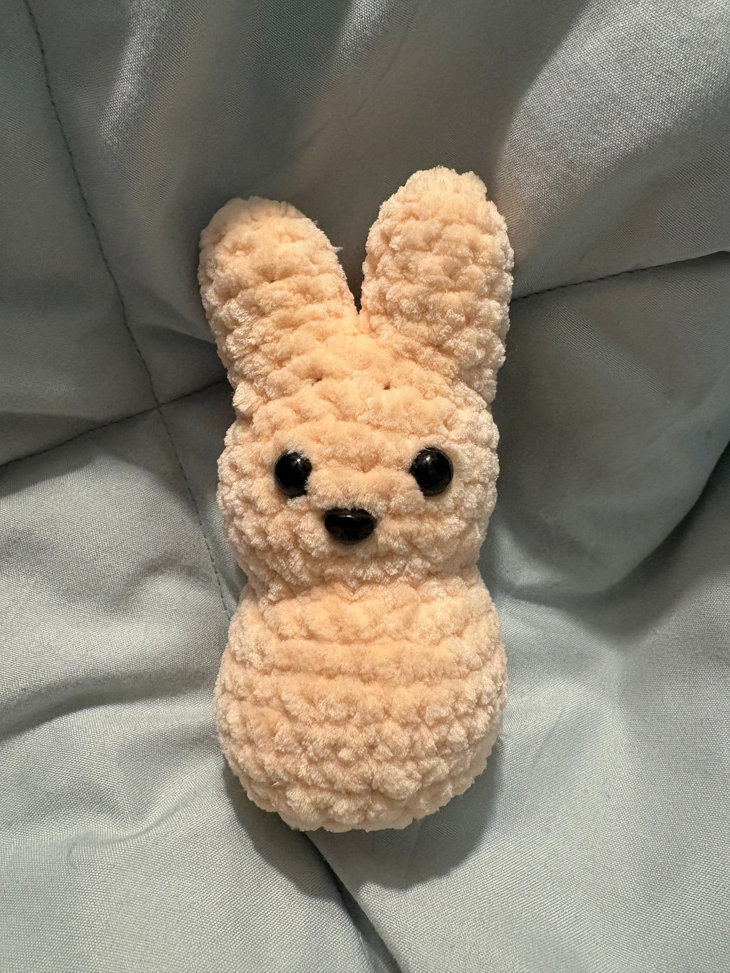 the marshmallow bunny | crochet plush toy